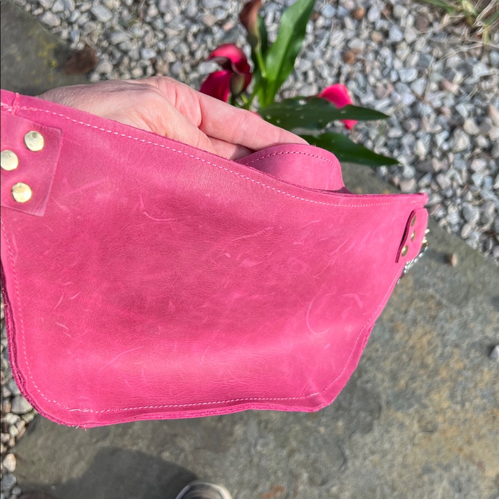 Lovely Pink Leather Crossbody Bag - Picture 8 of 9